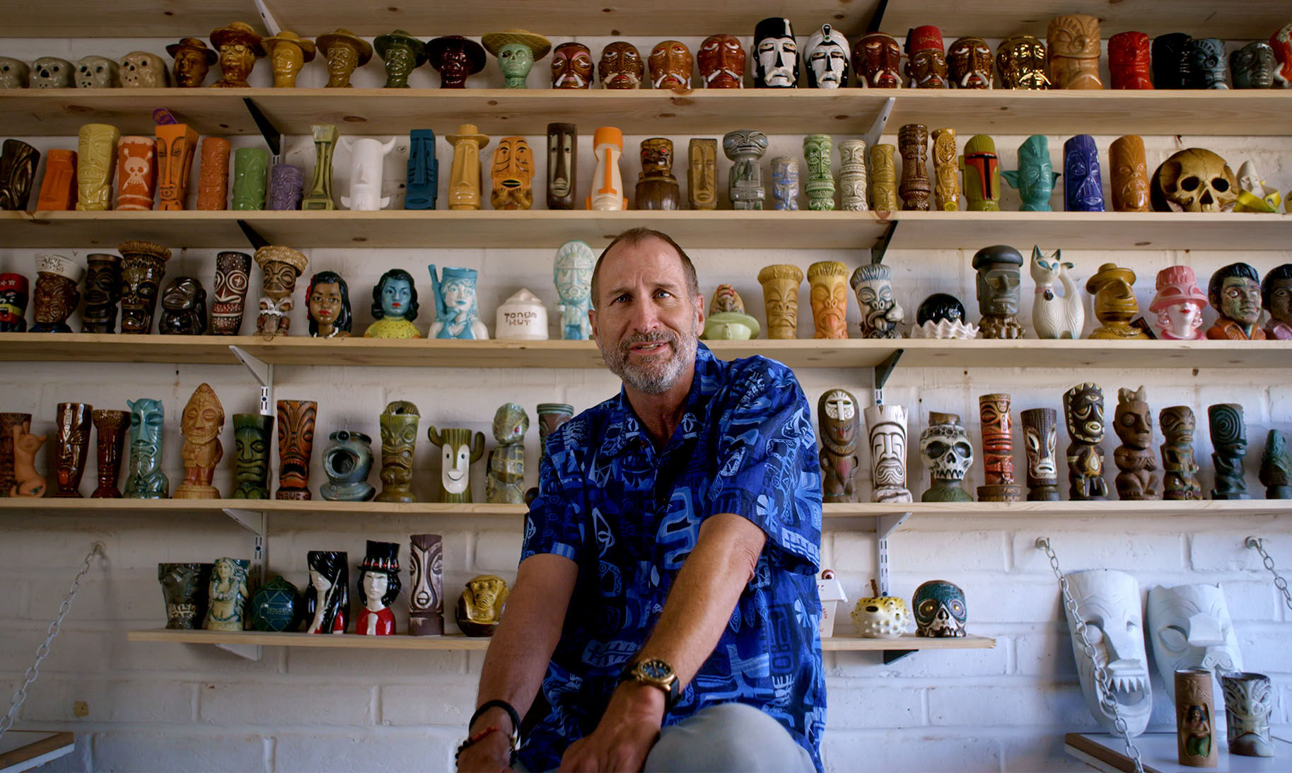 A tiki bar for tiki mugs